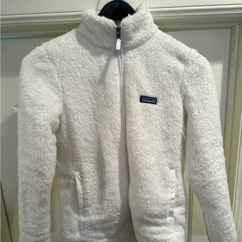 Patagonia Women's White Fleece Puffer Jacket